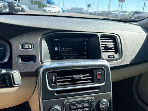 Used 2015 Volvo S60 T5 Premier image 16