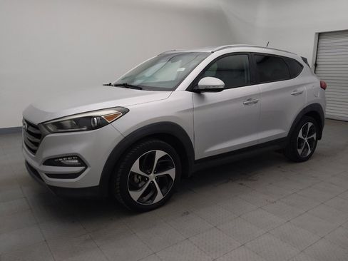 Used 2016 Hyundai Tucson Sport image 2