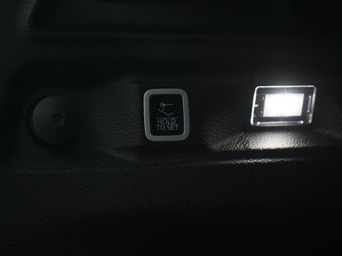 Used 2025 Jeep Grand Cherokee L Laredo AWD/4WD image 19