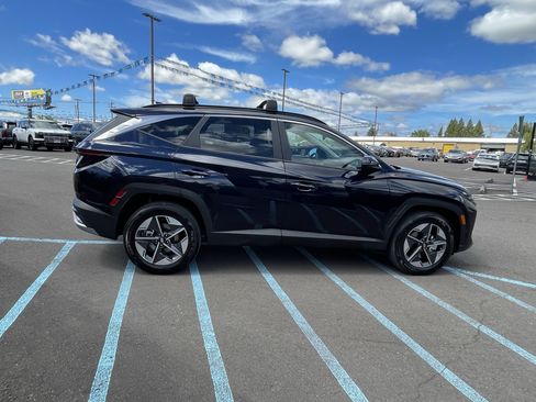 Certified 2025 Hyundai Tucson SEL AWD/4WD image 6