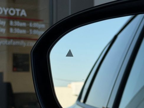 Certified 2025 Nissan Rogue SL image 18