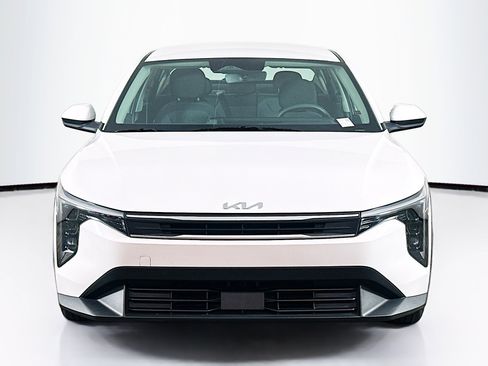 Used 2025 Kia K4 FWD image 2