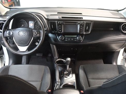 Used 2017 Toyota RAV4 XLE FWD image 5