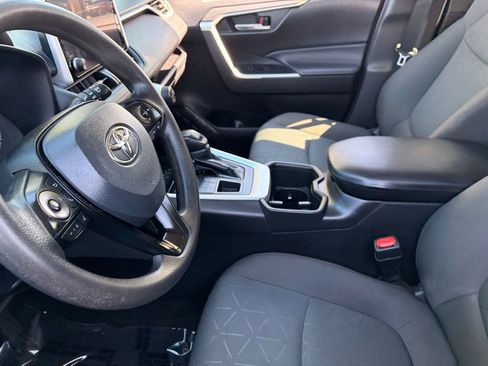 Used 2024 Toyota RAV4 XLE AWD/4WD image 17