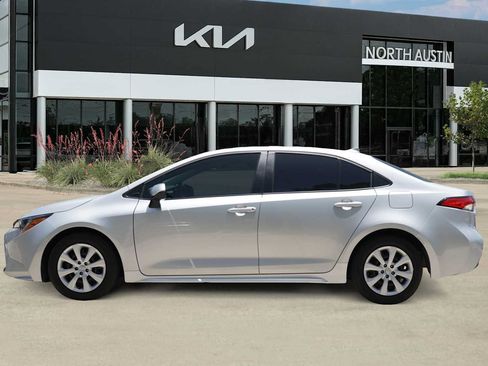 Used 2025 Toyota Corolla LE FWD image 3
