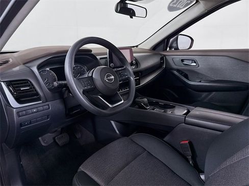 Certified 2023 Nissan Rogue SV image 7