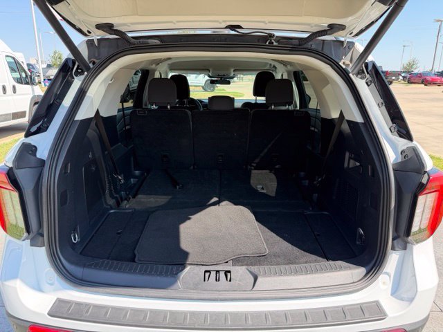 Certified 2025 Ford Explorer Active RWD image 8