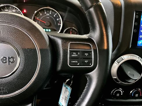 Used 2015 Jeep Wrangler Unlimited Sahara w/ Connectivity Group image 22