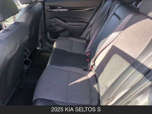 Used 2025 Kia Seltos S FWD image 16