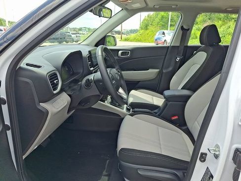 Certified 2023 Hyundai Venue SEL FWD image 13