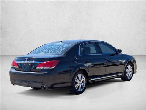 Used 2011 Toyota Avalon image 5