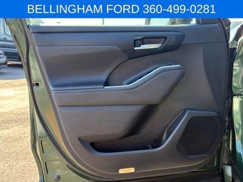 Used 2024 Toyota Highlander XLE image 13