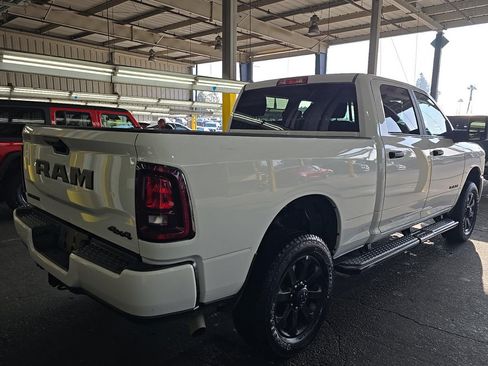 Used 2025 RAM 2500 Big Horn AWD/4WD image 3