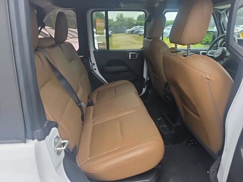 Used 2023 Jeep Wrangler Unlimited Sahara w/ Cold Weather Group AWD/4WD image 17