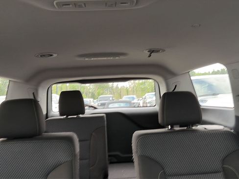 Used 2022 GMC Acadia SLE w/ Driver Convenience Package AWD/4WD image 16
