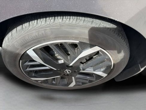 Used 2024 Nissan Versa SR w/ Trunk Package image 21