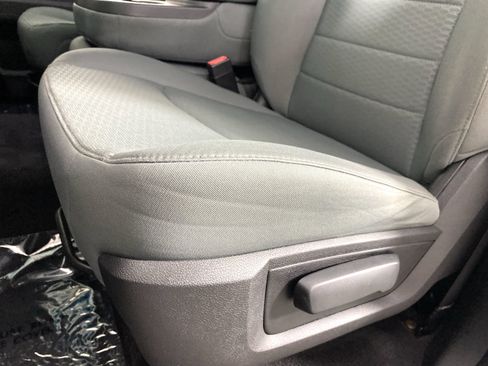Used 2017 RAM 1500 Express AWD/4WD image 16