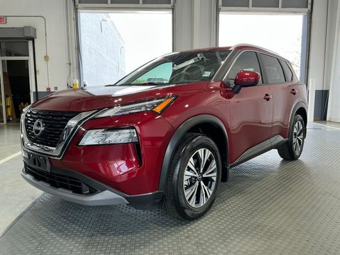 Used 2023 Nissan Rogue SV w/ SV Premium B Package image 2