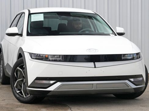 Used 2024 Hyundai Ioniq 5 SEL image 2