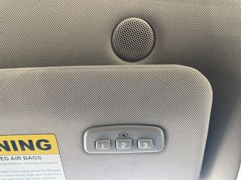 Used 2018 Volvo V60 T5 Dynamic w/ Vision Package image 23