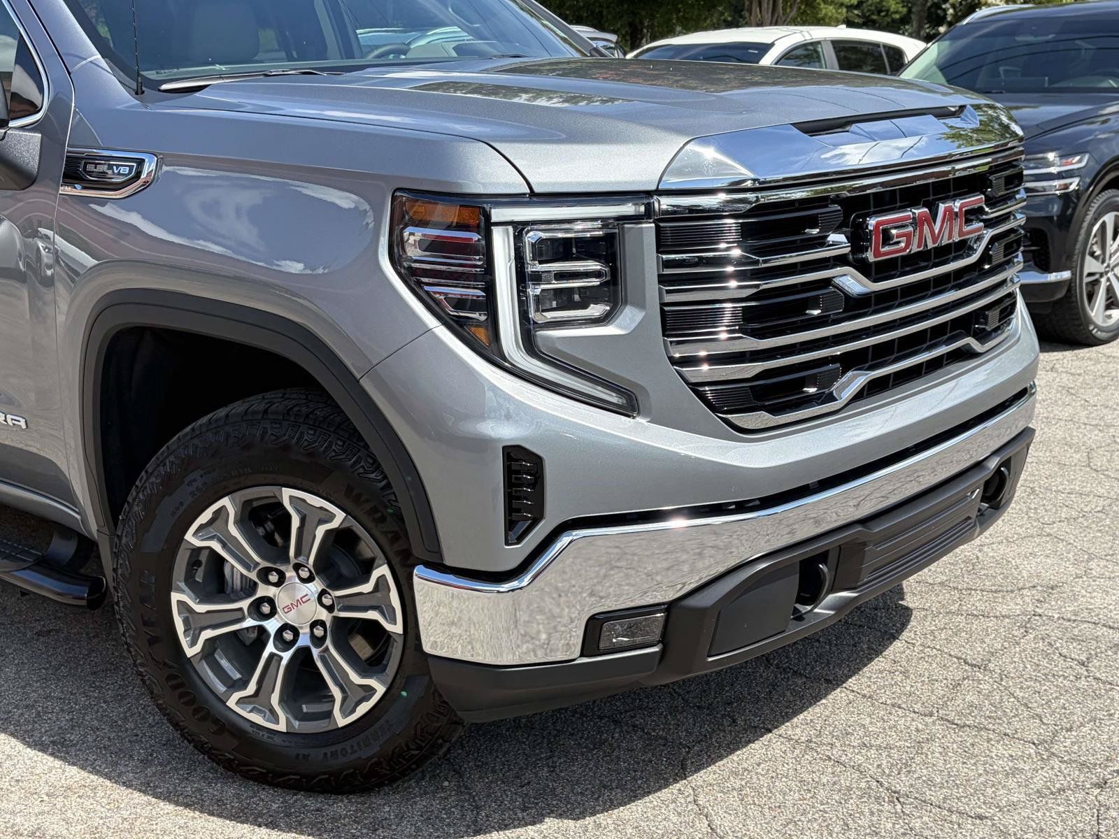 Used 2026 GMC Sierra 1500 SLT w/ X31 Off-Road Package AWD/4WD image 26