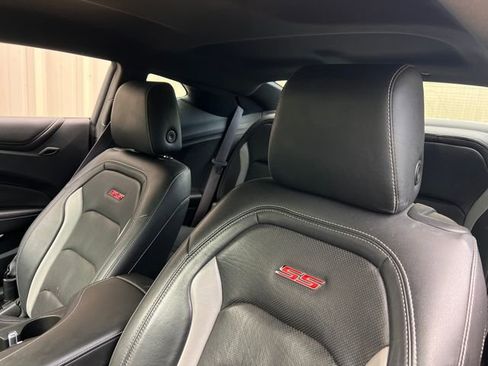 Used 2017 Chevrolet Camaro SS image 15