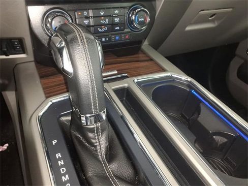 Used 2015 Ford F150 Lariat image 32