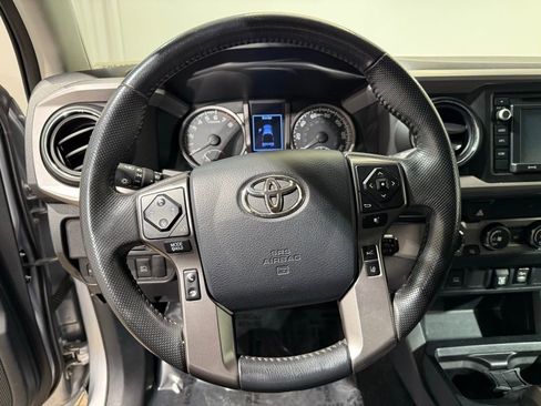 Used 2019 Toyota Tacoma SR5 image 20