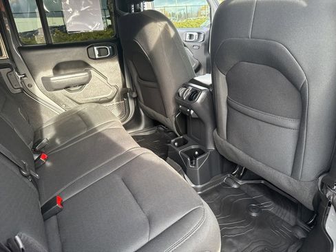 Used 2022 Jeep Wrangler Unlimited Sport image 27