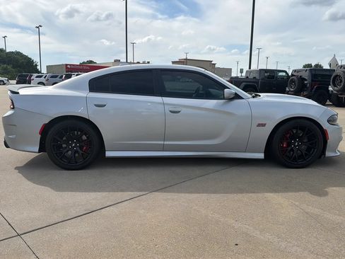Used 2019 Dodge Charger Scat Pack w/ Dynamics Package RWD image 24