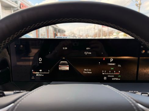 Used 2025 INFINITI QX80 Sensory image 52