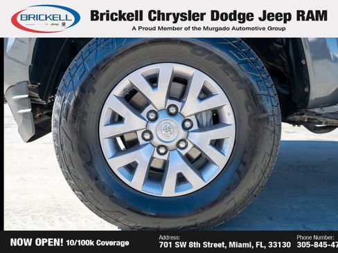 Used 2017 Toyota Tacoma SR5 w/ Tow Package image 31