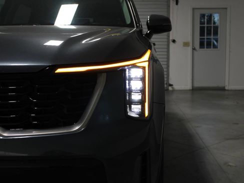 Used 2024 Kia Sorento S image 48