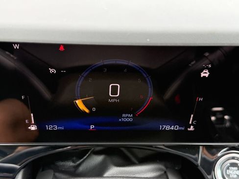 Used 2025 Chevrolet Trax ACTIV FWD image 32