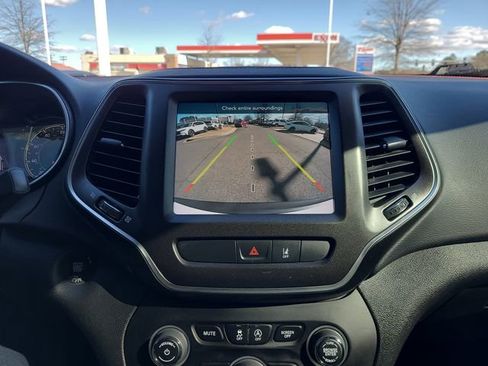 Used 2022 Jeep Cherokee Trailhawk w/ Trailer Tow Group image 29