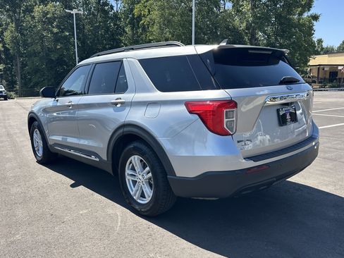 Used 2022 Ford Explorer XLT RWD image 7