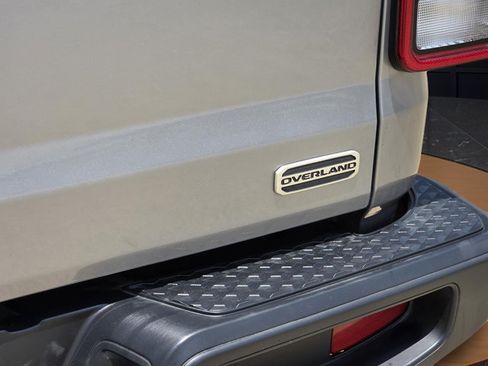 Certified 2020 Jeep Gladiator Overland AWD/4WD image 36