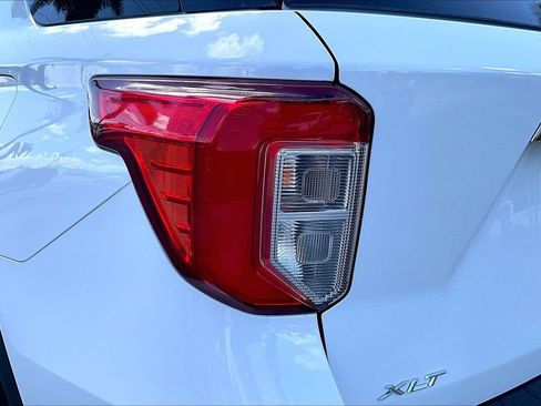 Used 2022 Ford Explorer XLT w/ Class IV Trailer Tow Package AWD/4WD image 23