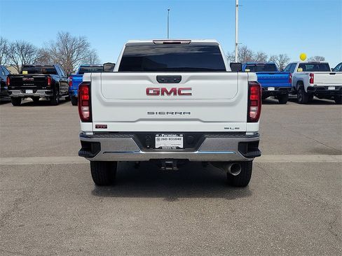 Used 2024 GMC Sierra 2500 SLE w/ SLE Value Package; image 9
