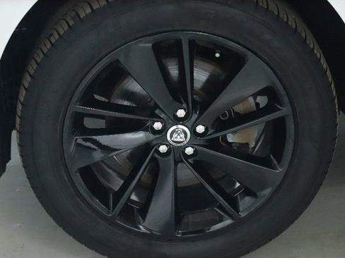 Used 2025 Jaguar F-PACE R-Dynamic S image 38