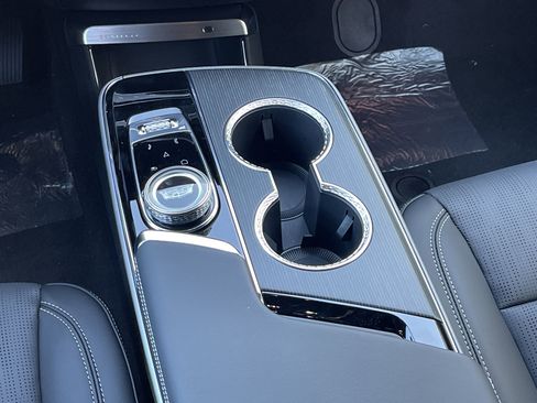 New 2025 Cadillac Lyriq Luxury image 5