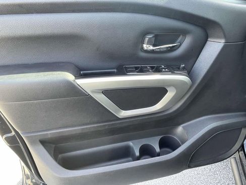 Used 2024 Nissan Titan SV w/ SV Convenience Package image 15