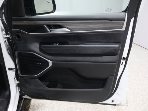 Used 2024 Jeep Wagoneer L Series III w/ Flexible Seating Group image 23