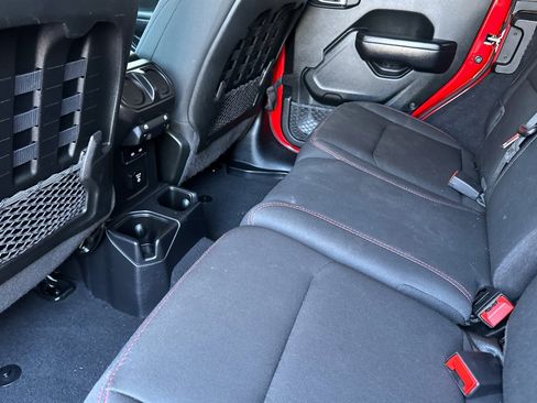 Used 2021 Jeep Wrangler Unlimited Rubicon image 15