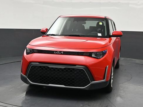 Used 2023 Kia Soul LX FWD image 9