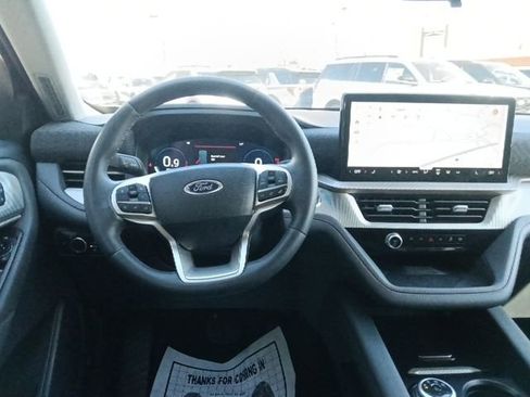 Used 2025 Ford Explorer Active image 27