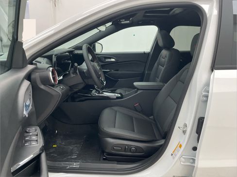 New 2026 Chevrolet Trax RS w/ Sunroof Package FWD image 9