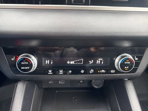 Used 2023 Mitsubishi Outlander SE image 18