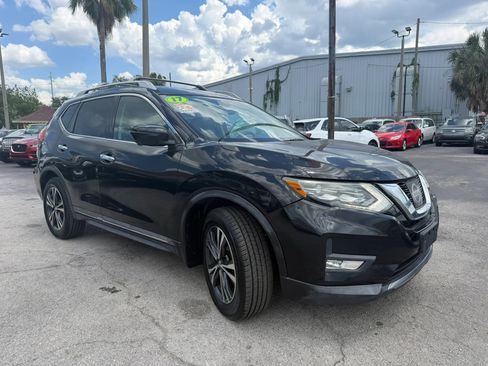 Used 2017 Nissan Rogue SL w/ SL Premium Package AWD/4WD image 3