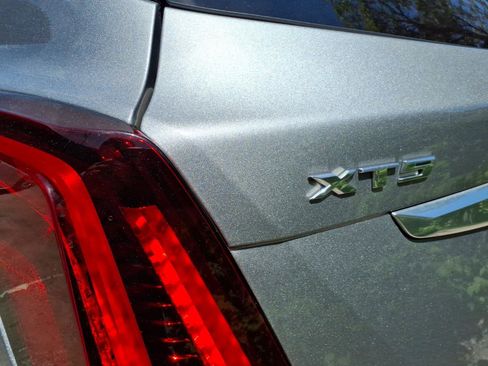 Certified 2023 Cadillac XT5 Premium Luxury AWD/4WD image 11